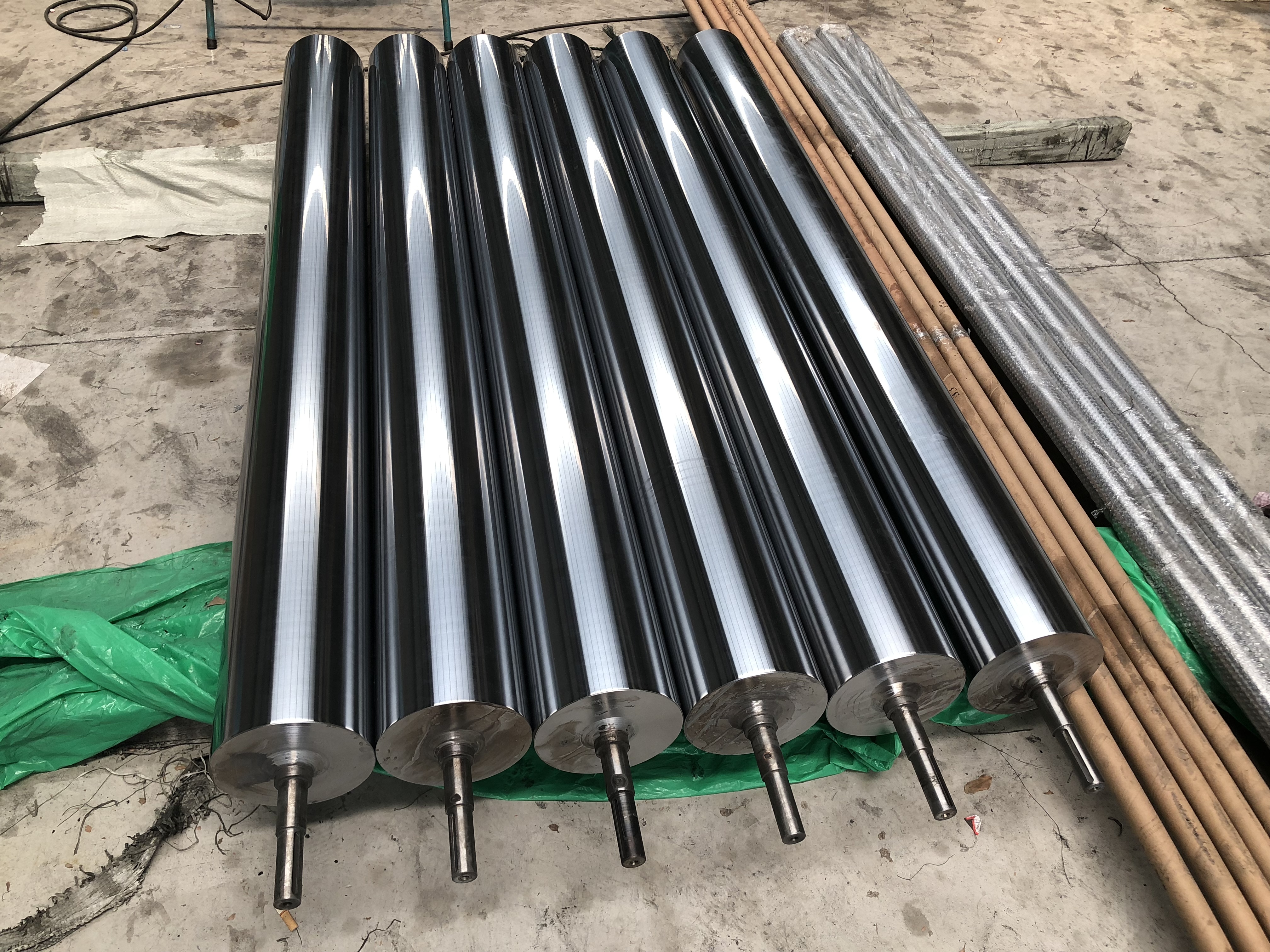 Blog công ty mới nhất về Làm thế nào để đảm bảo độ thẳng và độ chính xác dung sai của thanh piston đáp ứng các yêu cầu của ngành?