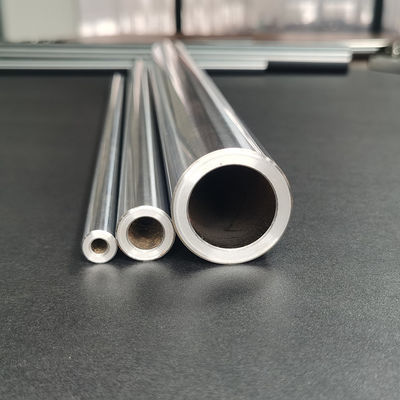 Thép cứng Chrome tráng thanh chống mòn 0,2mm / m thẳng